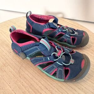 KEEN Kids Girls Waterproof Hiking Sandals Blue Pink Youth US 2 EU 34